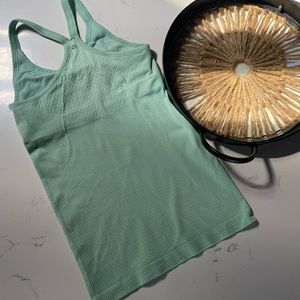 Lululemon🍋‼️ tank♥️